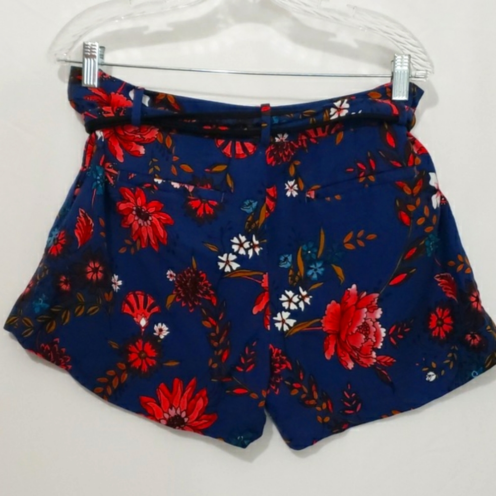 NWT Loft Linen Navy Floral Waist Tie 4 Pocket Shorts  Blue Pink Red White Size 6 - Picture 2 of 9